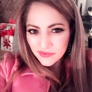 Meet your Posher, Noemi