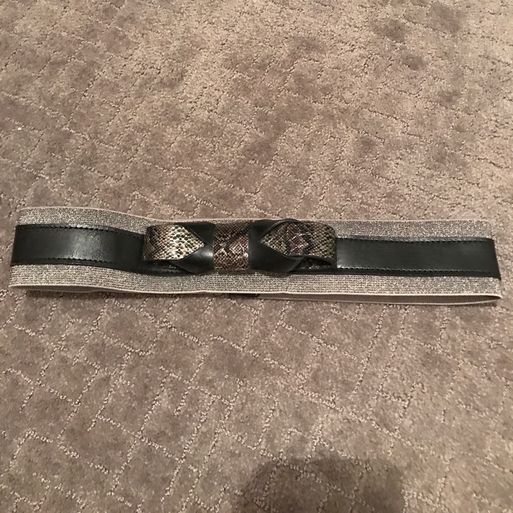 Ann Taylor Loft stretchy belt.