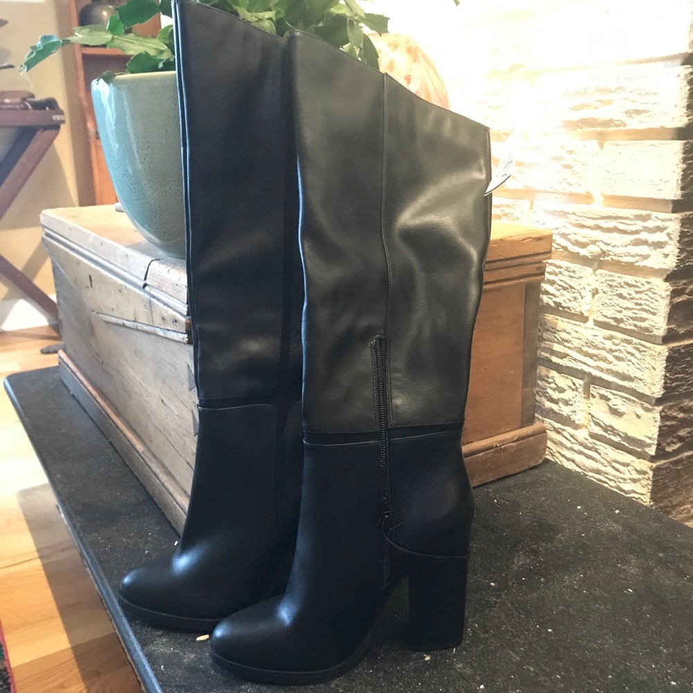 💕NWT HEELED BLACK BOOT W SUEDE 💕