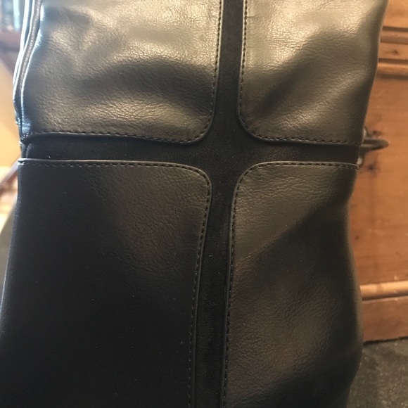 💕NWT HEELED BLACK BOOT W SUEDE 💕 - Picture 3 of 8