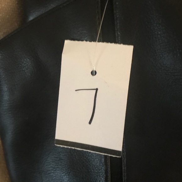 💕NWT HEELED BLACK BOOT W SUEDE 💕 - Picture 6 of 8