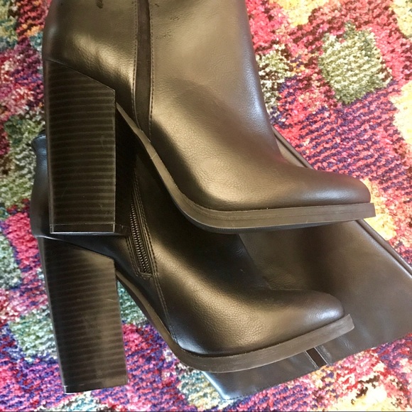 💕NWT HEELED BLACK BOOT W SUEDE 💕 - Picture 7 of 8