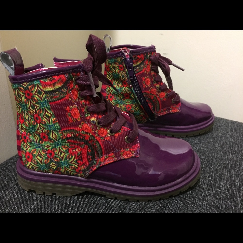 Adorable Desigual Boots - like new - UK size 30