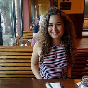 Meet your Posher, Alexis