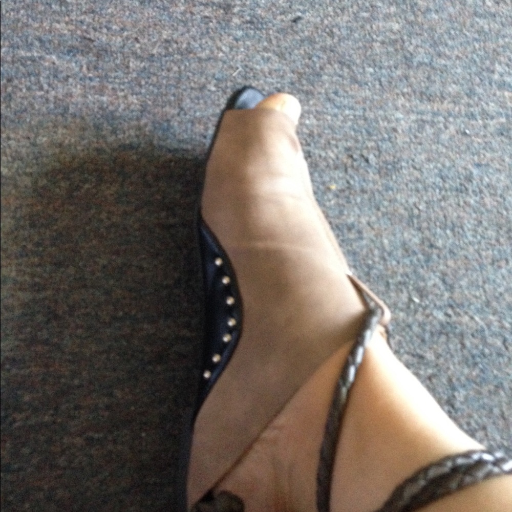 Sandals - Picture 2 of 6