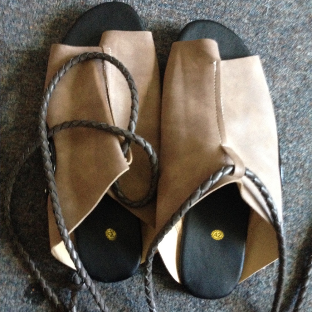 Sandals - Picture 5 of 6