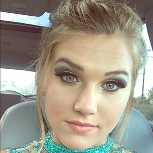 Meet your Posher, Bella