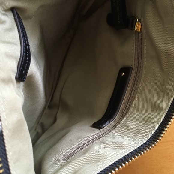 NWOT G.I.L.I pebble leather pouch - Picture 3 of 4