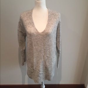 Banana Republic sweater - Medium