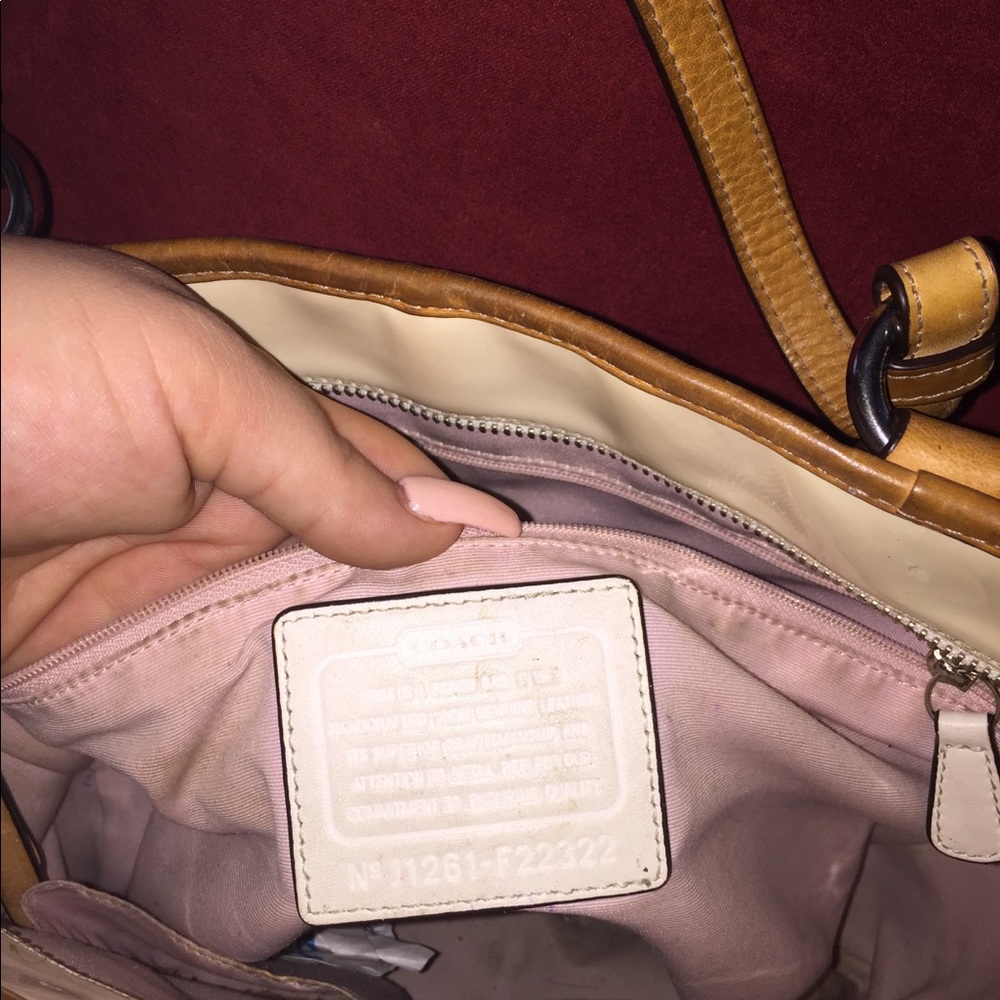 Authentic coach purse - Picture 3 of 5