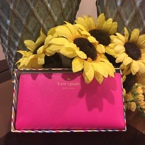 🌺♠️Kate Spade wallet! New with tags