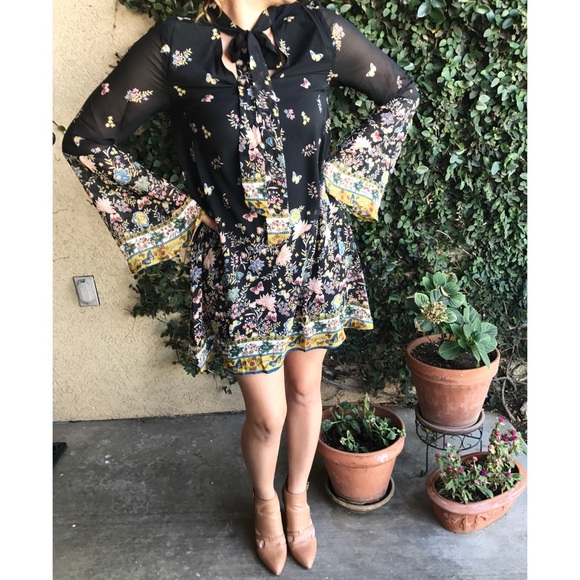 Bell Sleeved Shift Dress - Picture 1 of 7