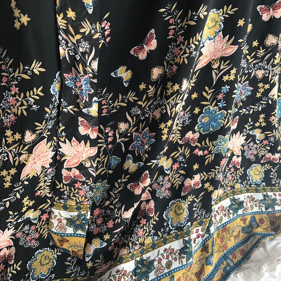 Bell Sleeved Shift Dress - Picture 5 of 7