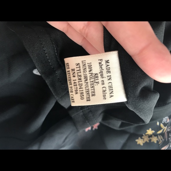 Bell Sleeved Shift Dress - Picture 6 of 7