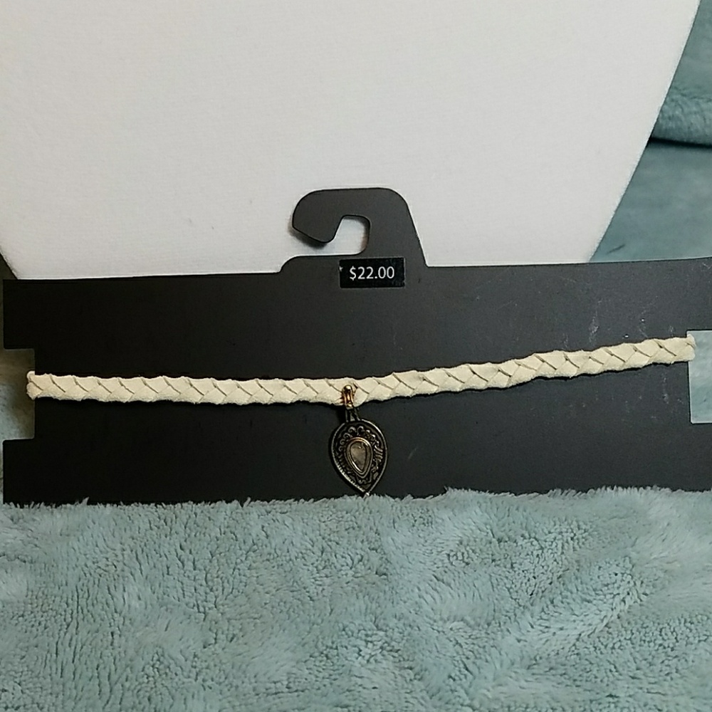 Beautiful cream suede braided choker w/gold charm - Picture 4 of 4