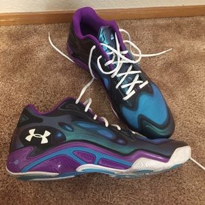 Under armour Micro G low size 17