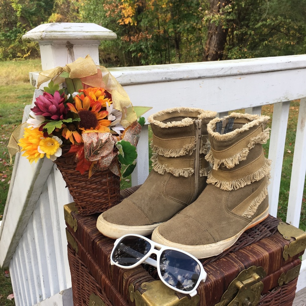 CUTIE  plat ankle boots.🍀🍁🌸