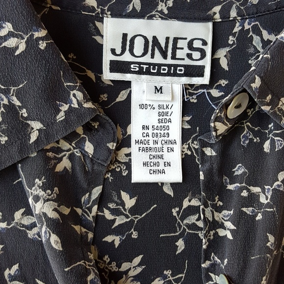 SOLD Vintage silk tunic button down - Picture 2 of 3