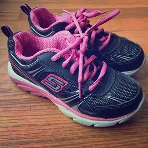 Girls Sketchers sneakers