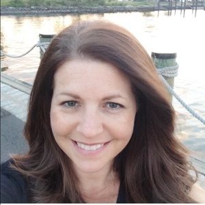 Meet your Posher, Denise