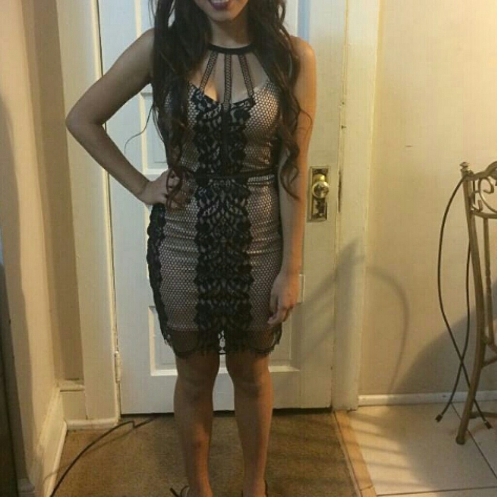 Dress - Picture 3 of 3