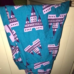 Lularoe castle leggings OS