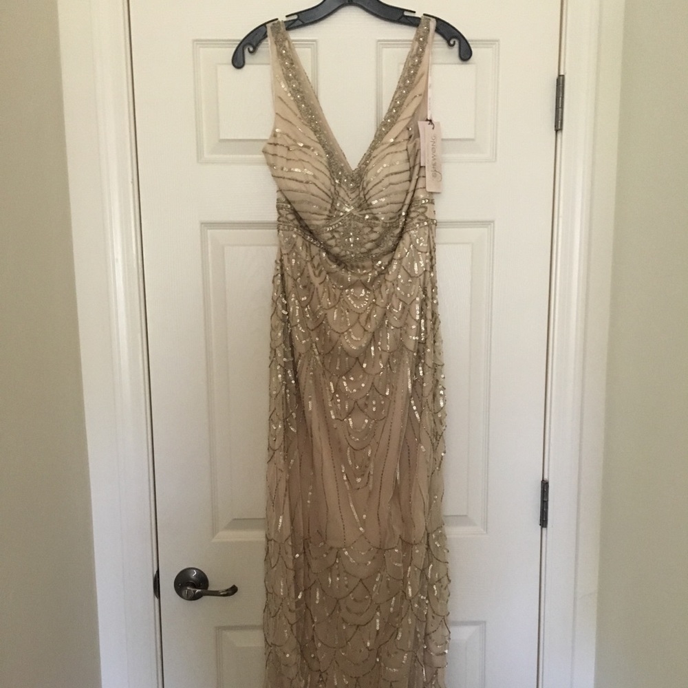 Sue Wong embellished double v-neck gown NWT