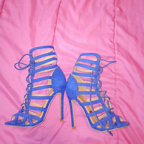 Shoes - Picture 2 of 3