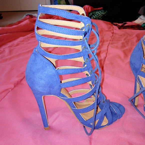 Shoes - Picture 3 of 3