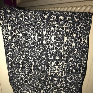 Black and white lularoe os