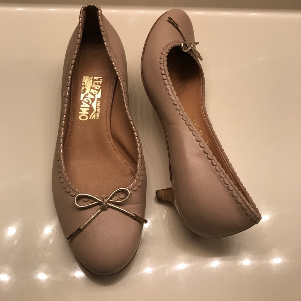 FERRAGAMO NUDE BOW TIE HEELS