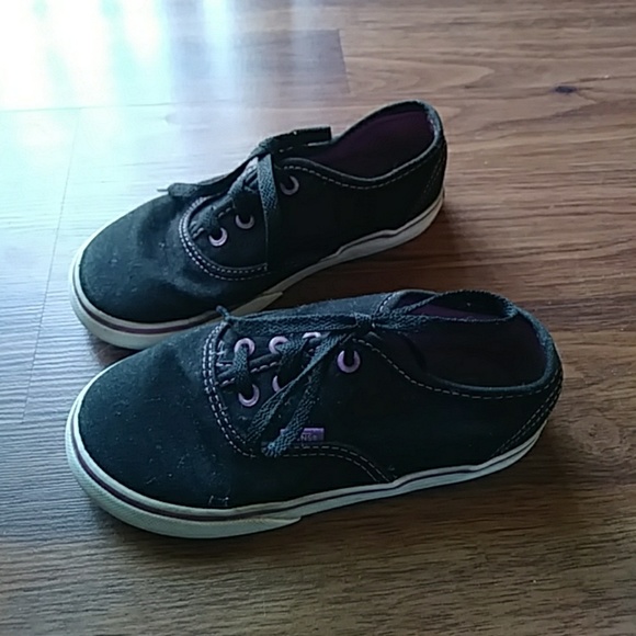 Vans - Picture 2 of 4