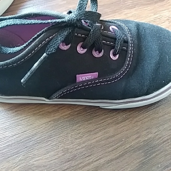 Vans - Picture 4 of 4