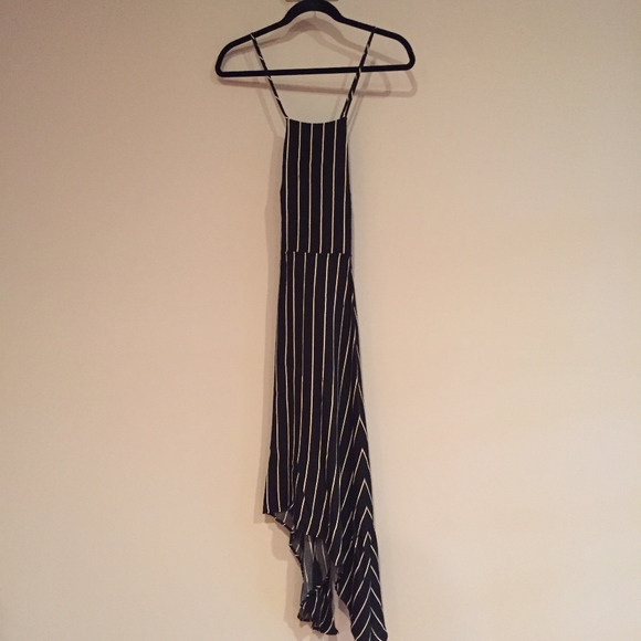 ❌SOLD❌ NWOT Reformation Waverly Dress - Picture 5 of 7