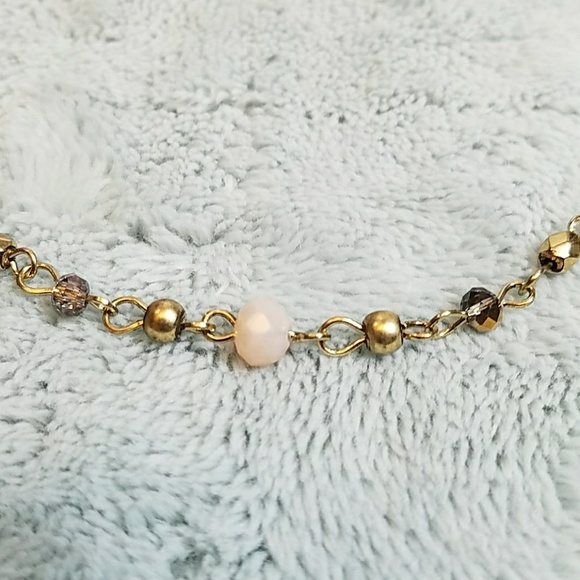 Charming delicate gold choker w/light pink beads - Picture 3 of 4
