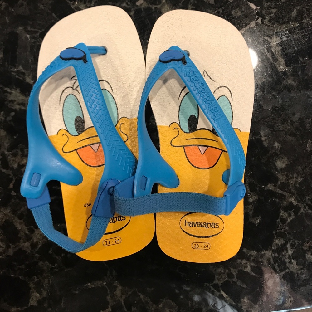 Size 9c Havaianas never worn