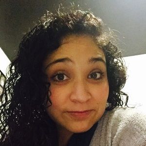 Meet your Posher, Yaneth