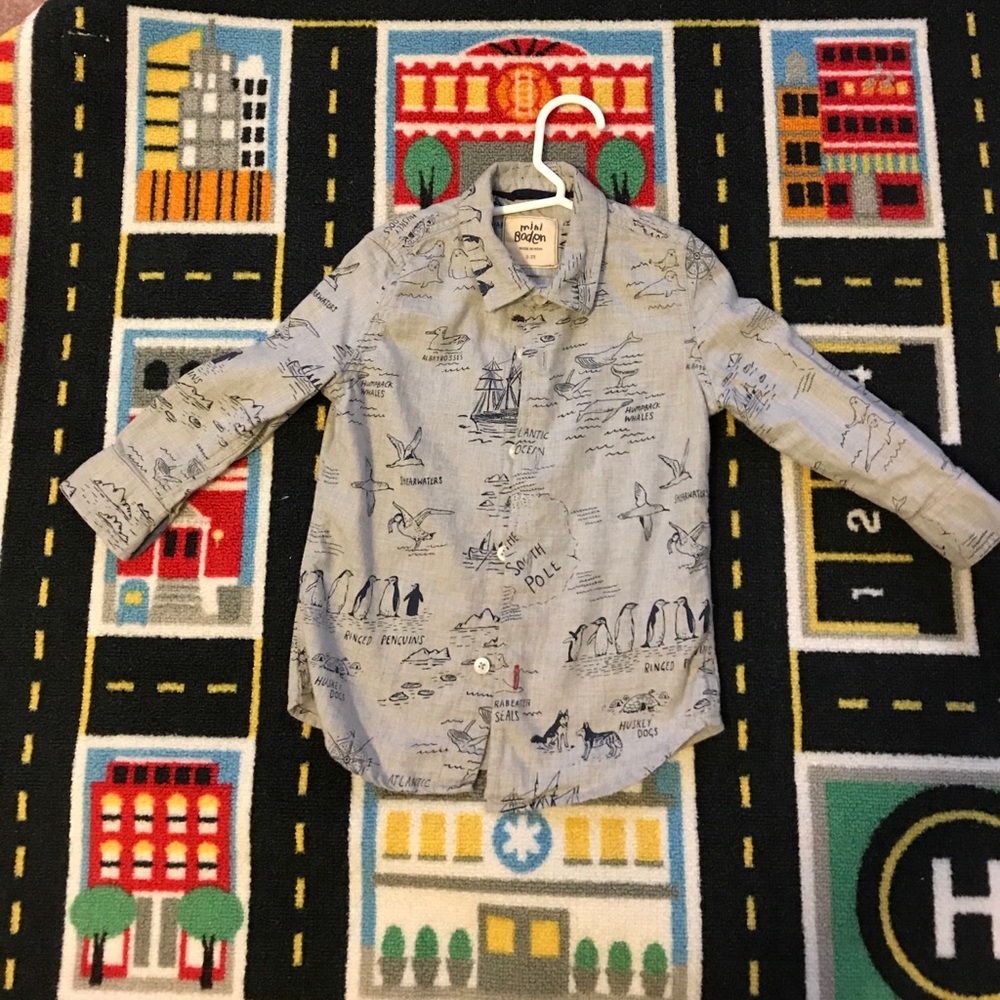 Mini Boden gray button down. Arctic print.