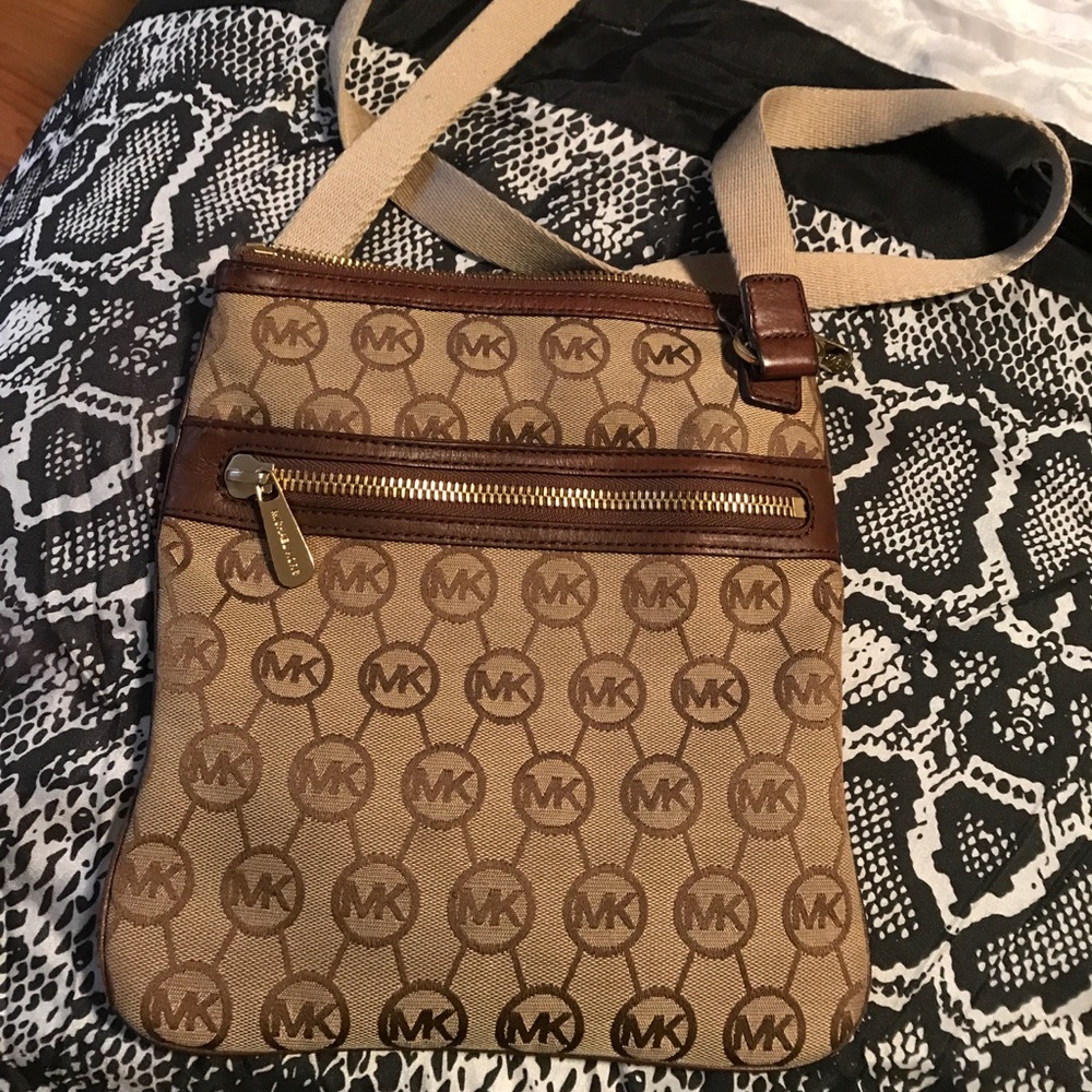 Light brown Michael Kors crossbody bag