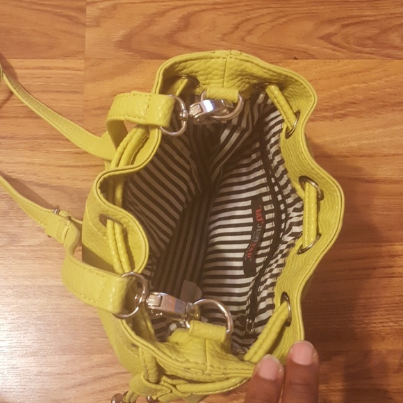 Green Drawstring Bag - Picture 3 of 3