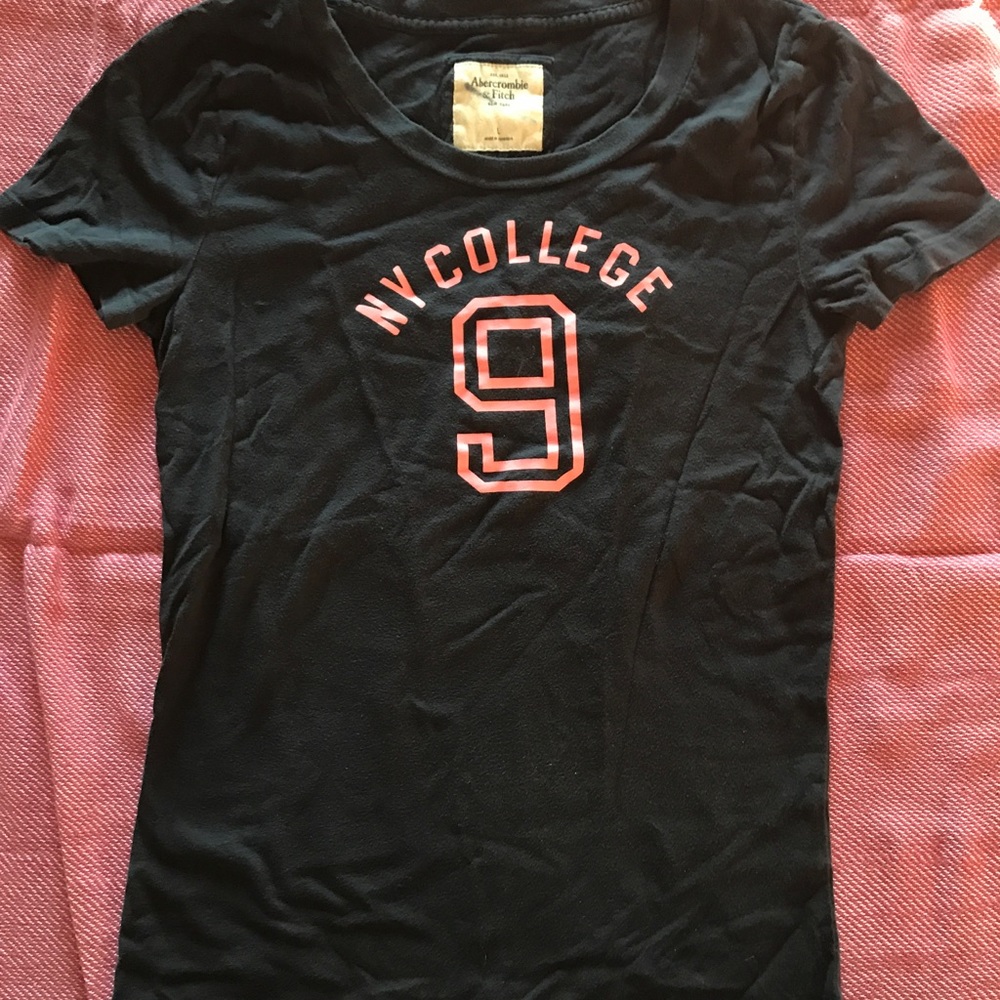 Abercrombie & Fitch Tee