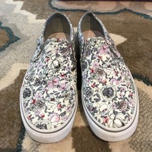 Vans slip on tennis shoes