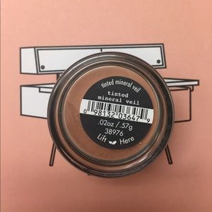 Bare Minerals "Tinted Mineral Veil"