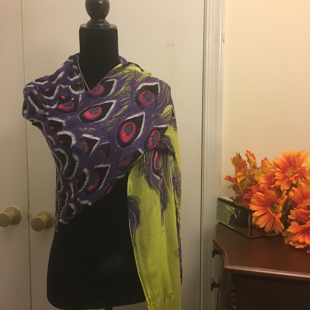 Peacock Feather Oblong Fringed Scarf - Picture 3 of 5