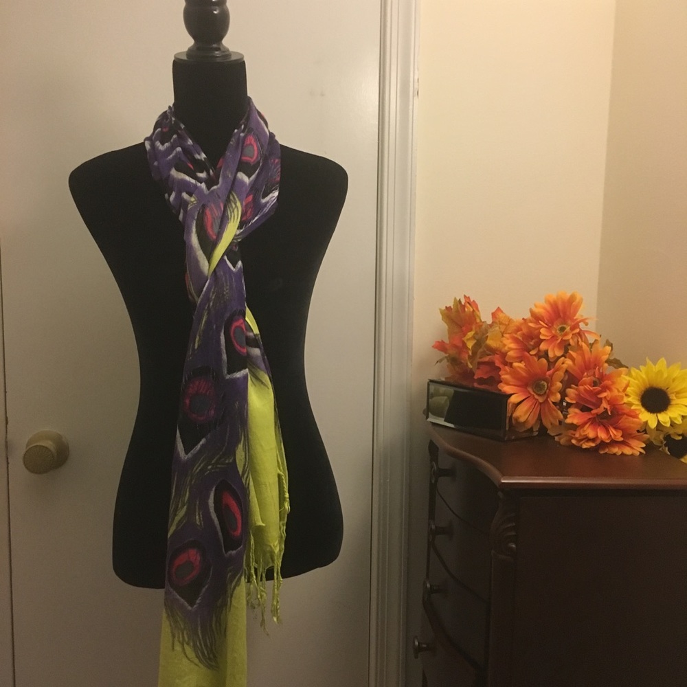 Peacock Feather Oblong Fringed Scarf - Picture 4 of 5