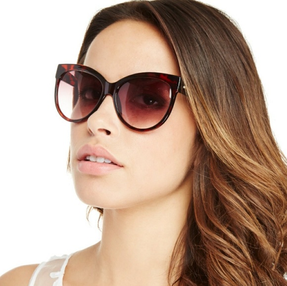 MINKPINK El Loco Sunglasses NEW - Picture 5 of 8