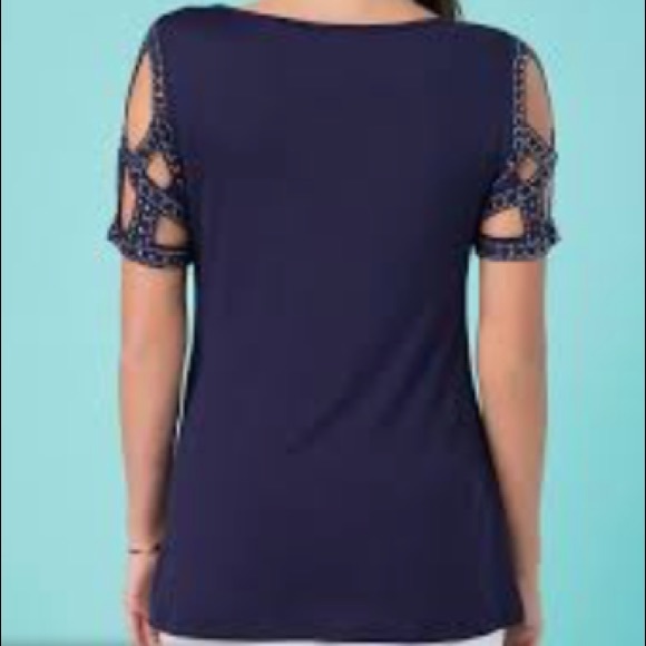 🆕 Gorgeous Navy Blue Cutout Grommet Top - Picture 3 of 3