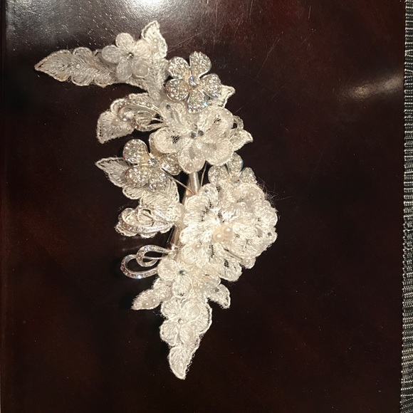 Bridal headpiece main image 4