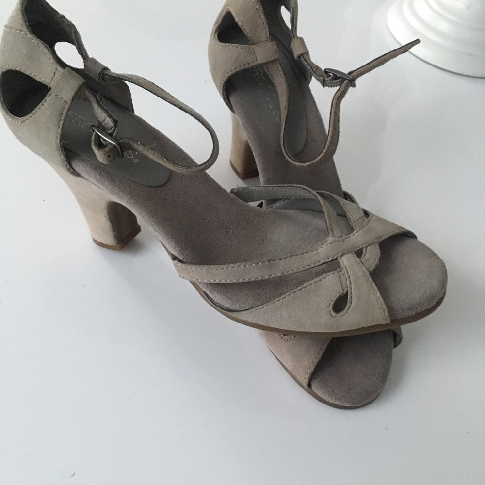 Shoes - Picture 2 of 2