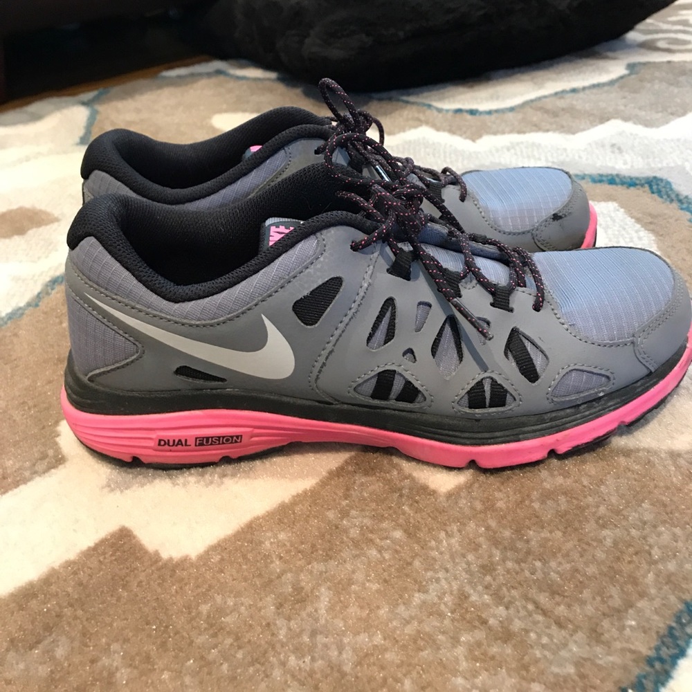 Nike tennis shoes